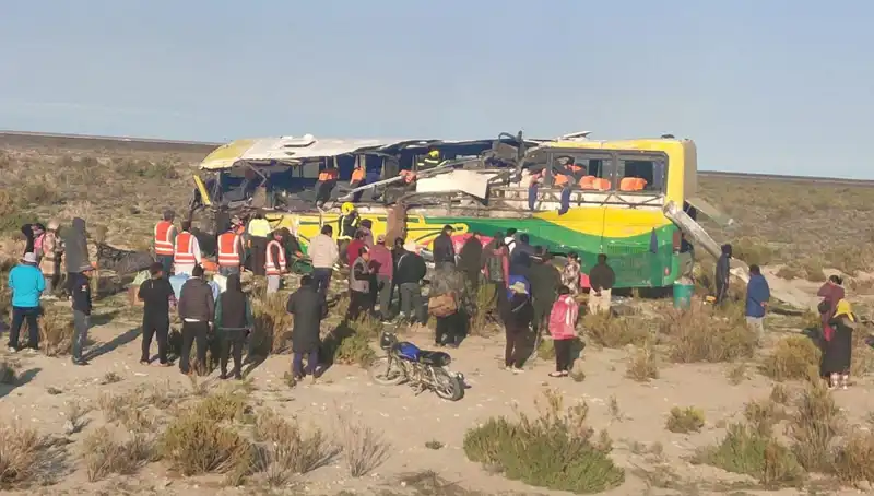 Bolivya'da Dehşet Veren Otobüs Kazası: 37 Kişi Hayatını Kaybetti