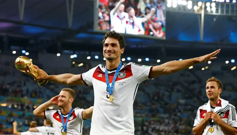 Almanya'nın Efsanevi Stoperi Mats Hummels Futbol Kariyerine Nokta Koyuyor!
