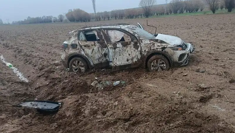 Otomobil Şarampole Devrildi: İki Kişi Yaralandı, Olayın Ayrıntıları Ortaya Çıktı