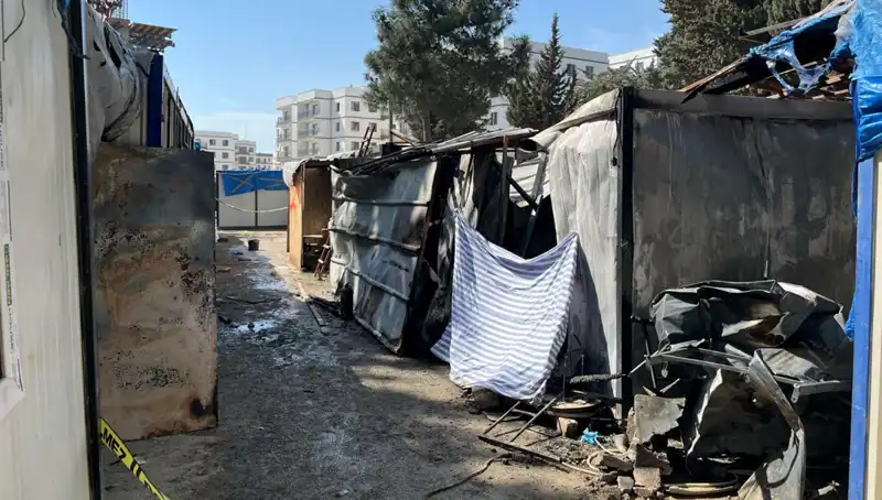 İşçilerin Konteynerinde Korkunç Yangın: Olayın Sebepleri ve Sonrası